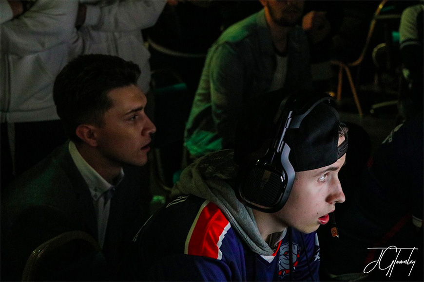 Call of Duty caster quits due to online bullying