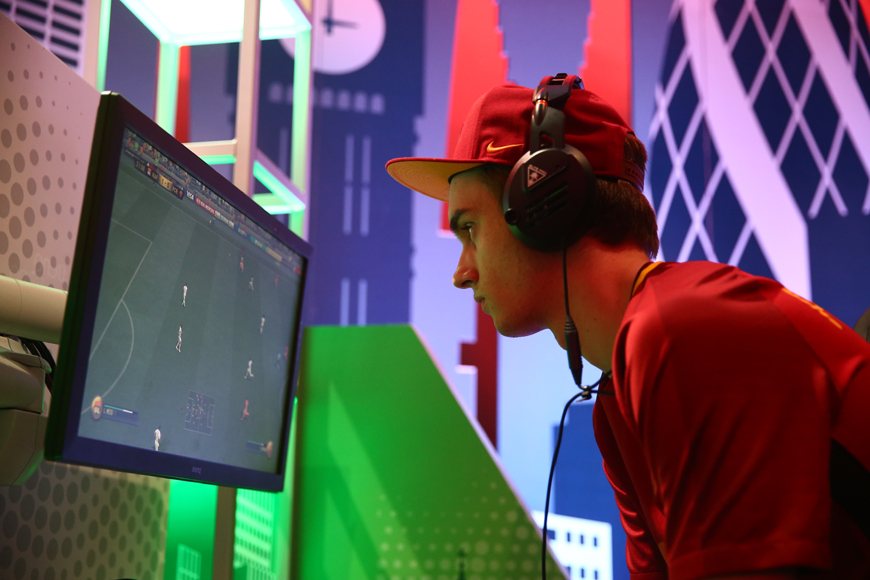 ‘The competition is high, but that makes you perform better’ – UK FIFA player Poacher on Fnatic’s Elite Series chances