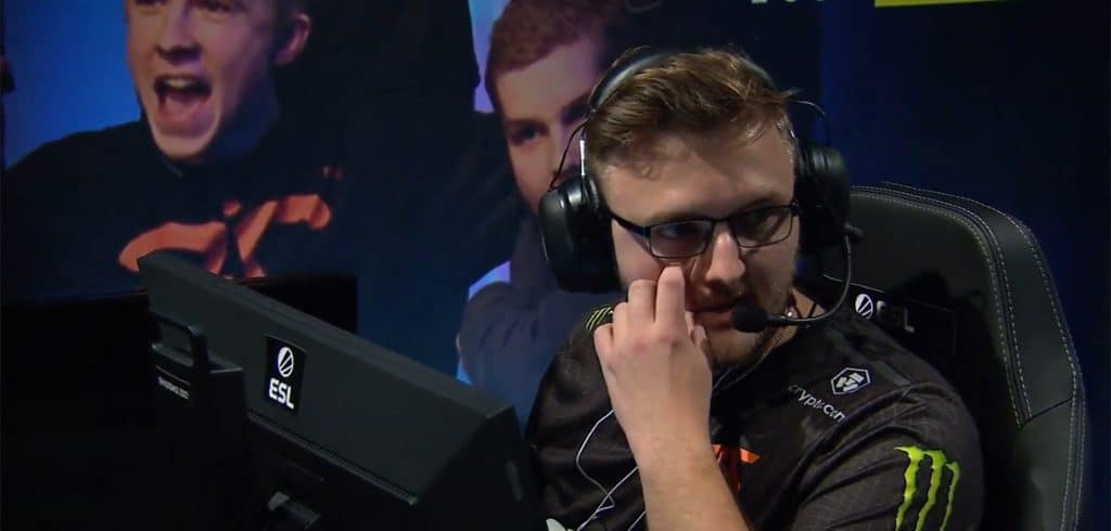 smooya benched fnatic