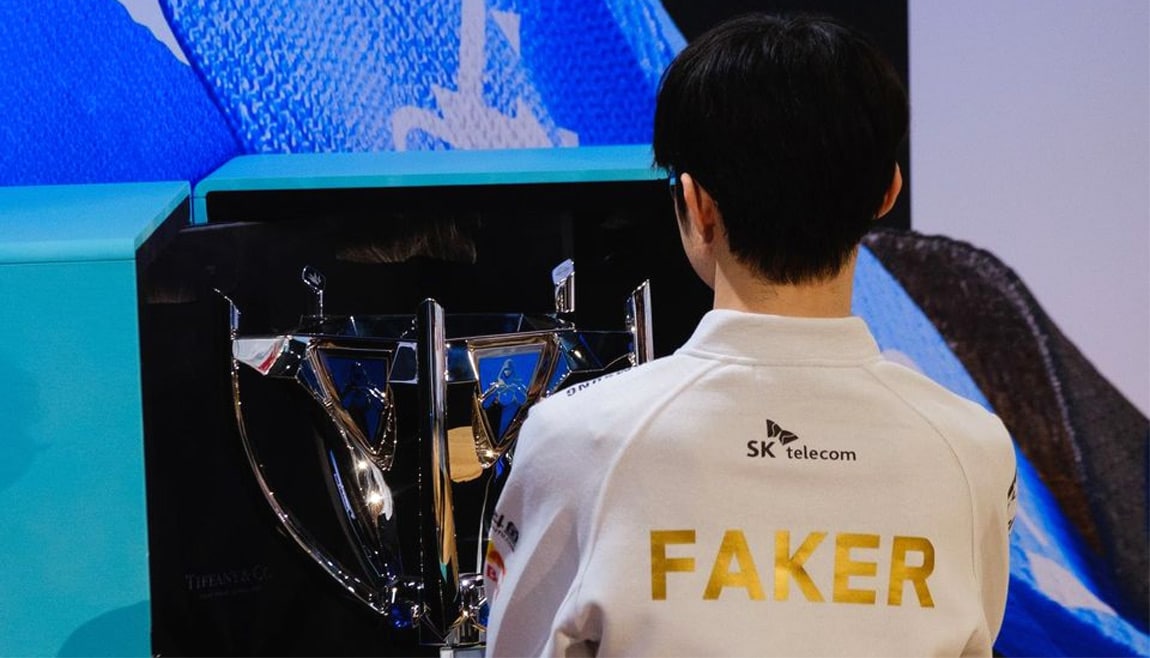 Faker speaks to Esports News UK ahead of Worlds 2022 final, says ‘I’ll do my best to become the most popular person from my high school!’ as his former classmate Deft seeks revenge with a win for DRX