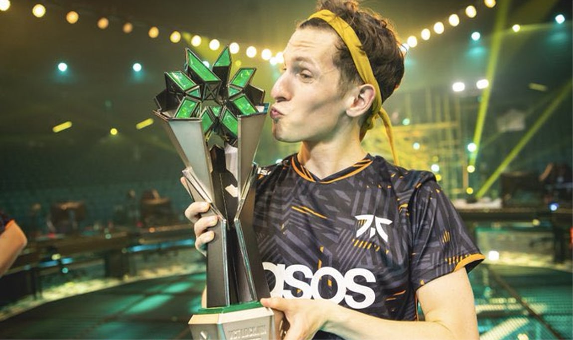 Tears of joy for UK Valorant star Boaster as Fnatic pull off stunning comeback to win VCT Lock In and lift major trophy