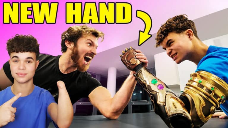 Bionic arm made for one-handed UK Naraka Bladepoint player JesseLHV
