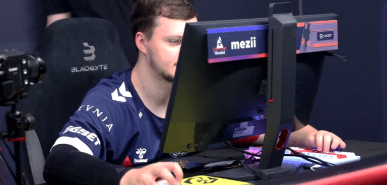 Mezii's keyboard at Blast Premier Spring Final - Photo by Jonathon Yau