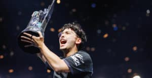 Brokenblade lifts LEC Season Finals 2024 trophy for G2 Esports (Photo by Steph Lindgren/Riot Games)
