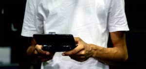 Online gaming - handheld console