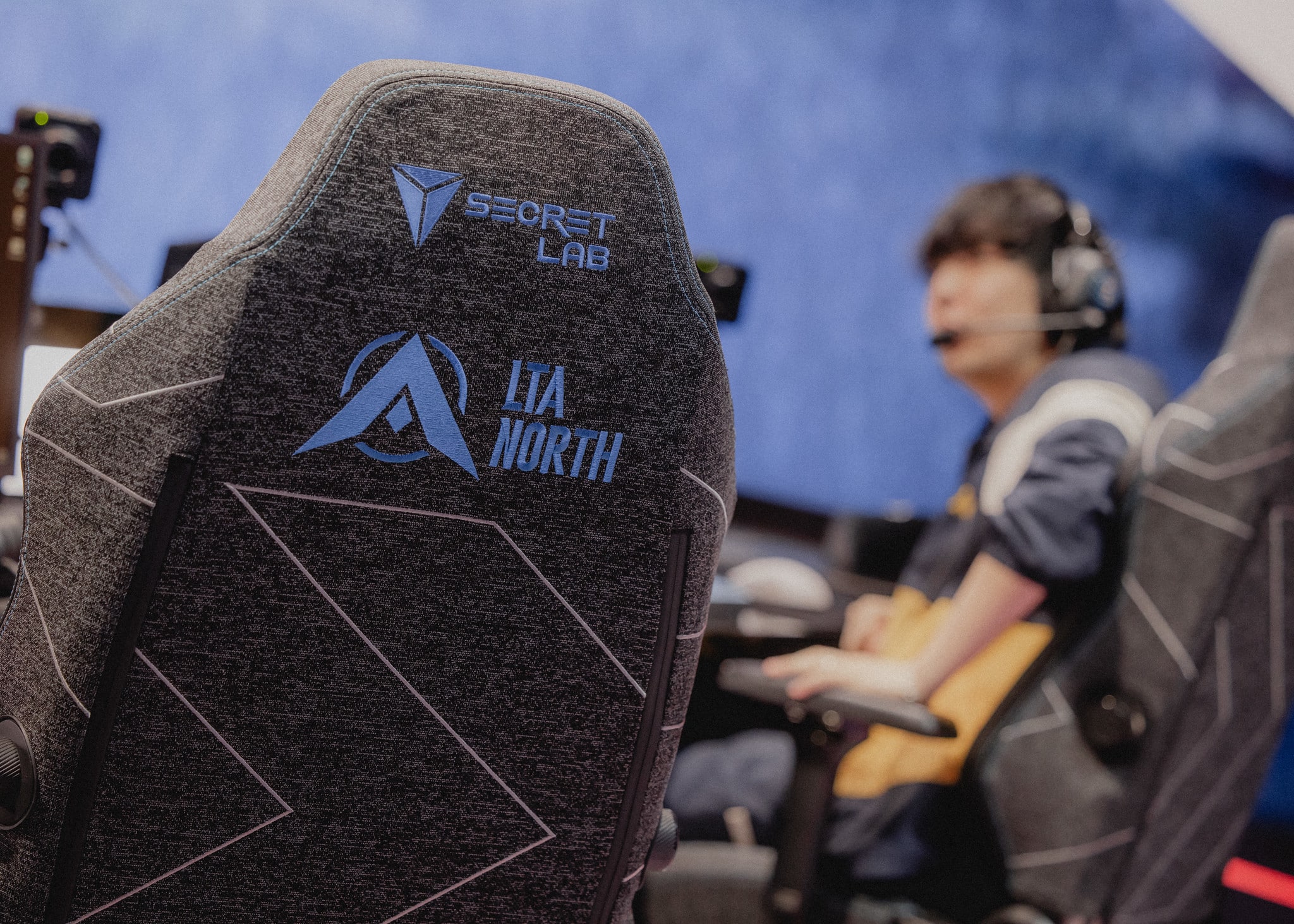 Disguised bench ScaryJerry causing UK caster Jamada to speak out