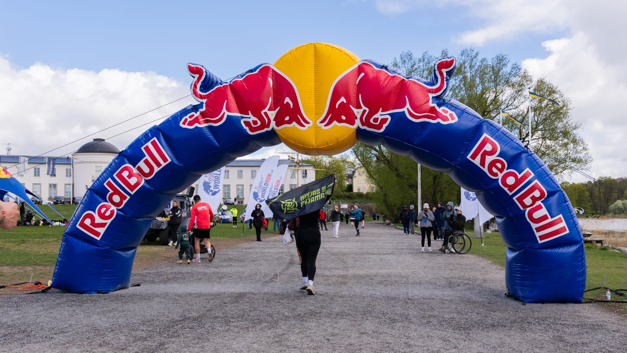 Ninjas in Pyjamas take part in Wings For Life World Run as event raises £7m+