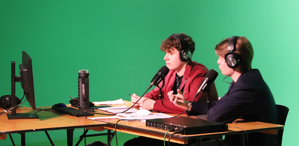 Thomas and Sven casting at Chi Uni CyberShowdown 2025