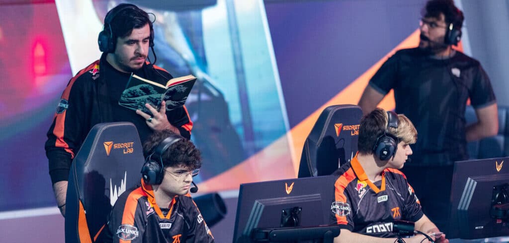 Grabbz coaching Fnatic LEC players Razork and Oscarinin