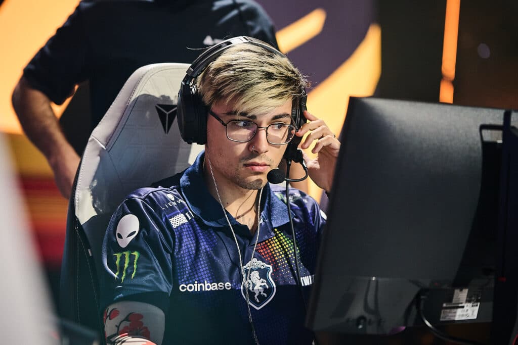 Twistzz shock FaZe Clan return creates CS2 roster chaos
