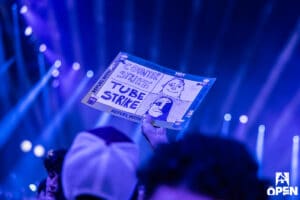 Image of poster mocking the tube strikes which hit recent London esports event, BLAST Open Fall