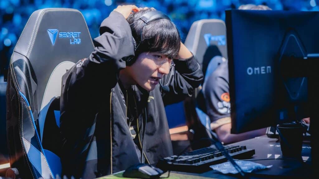 Peanut HLE vs Gen.G League of Legends Worlds quarter-finals