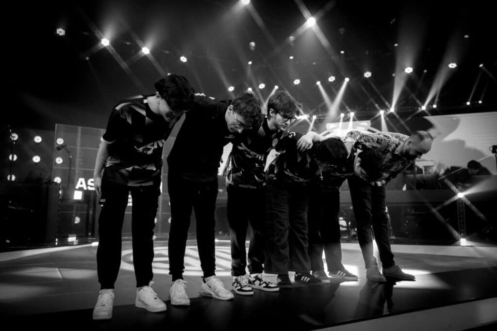 The TSM Valorant team bows on stage after the end of VCT Ascension Americas 2025 (black and white image)
