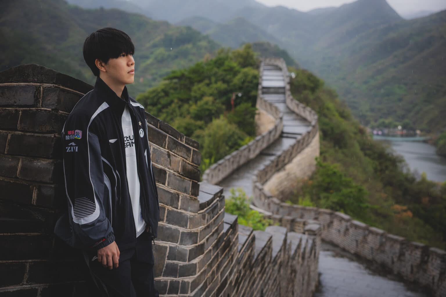 Faker leads T1 to the 2025 World Championship trophy for historic 3rd ...