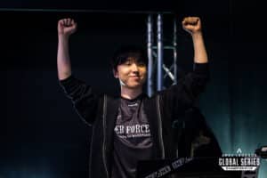 ALGS Year 5 Championship ENTER FORCE.36 player poses for photo